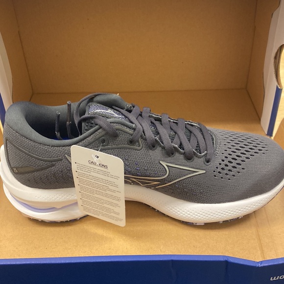 Mizuno woman’s Wave Rider 25 running shoes. Size 6 brand new in box never worn - Picture 5 of 10